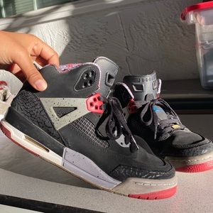 Jordan 4 Spizike Mike Mars 🖤❤️